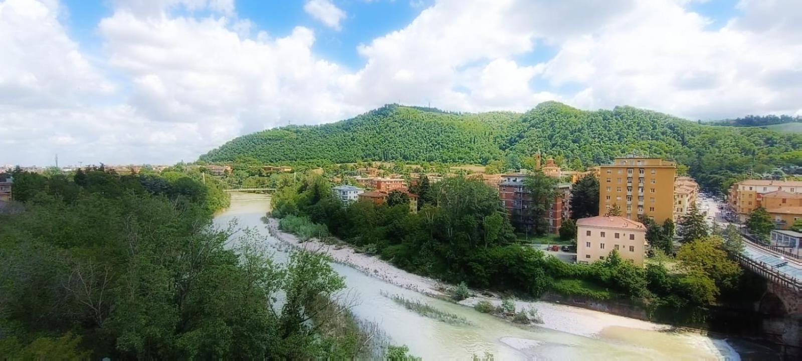 La Terrazza Sul Reno - In Pieno Centro-Due Passi Da Villa Chiara - Comodo Unipol Arena Casalecchio Di Reno Esterno foto